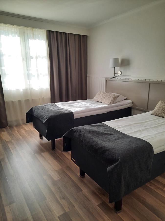 Juthbacka Hotell Uusikaarlepyy エクステリア 写真