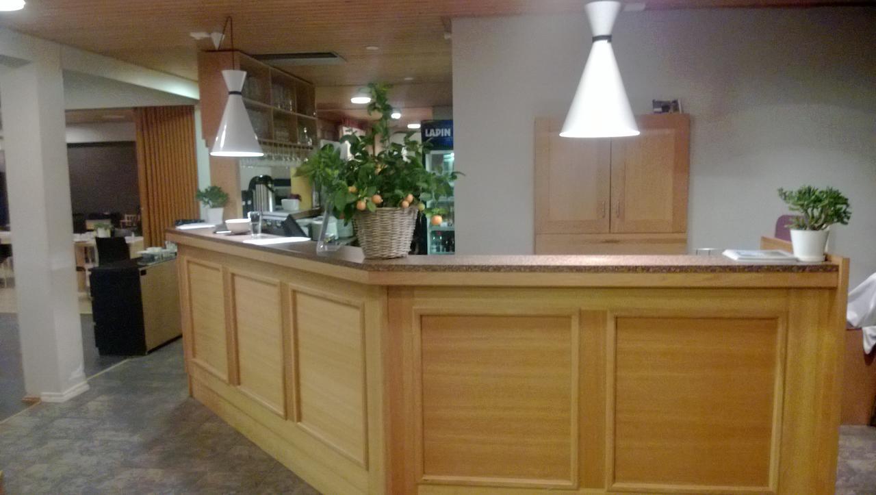 Juthbacka Hotell Uusikaarlepyy エクステリア 写真