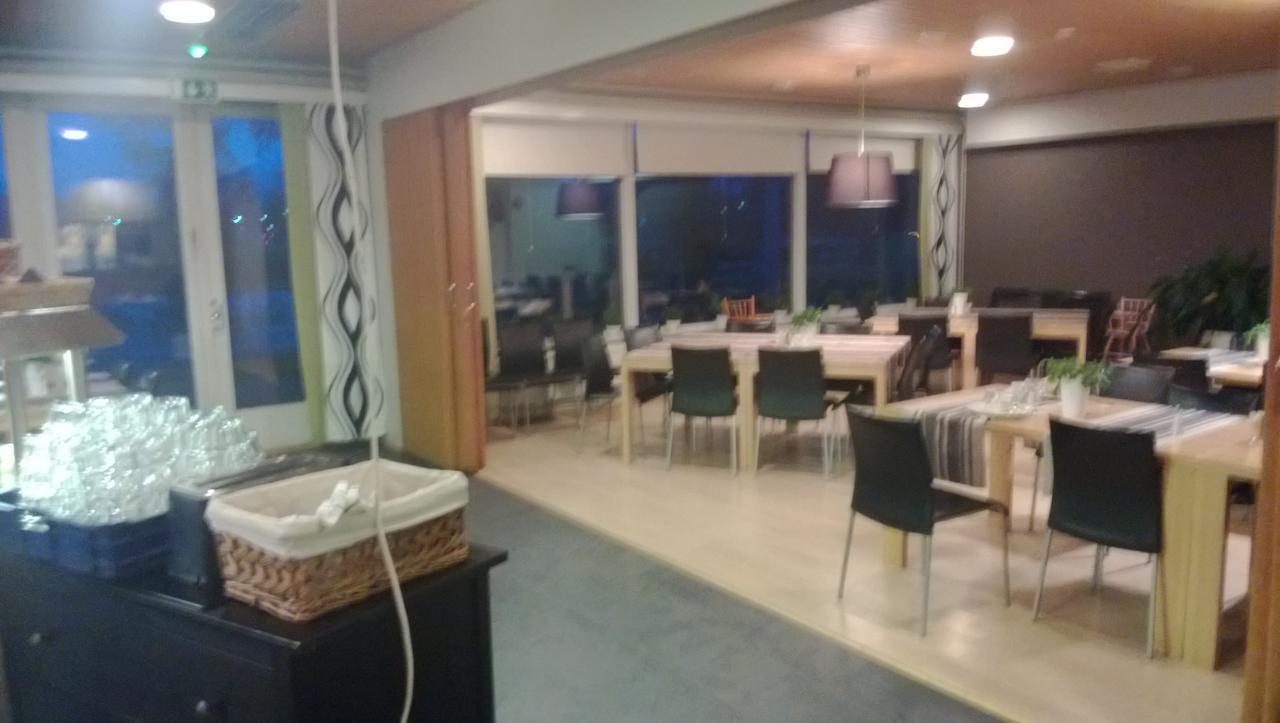 Juthbacka Hotell Uusikaarlepyy エクステリア 写真